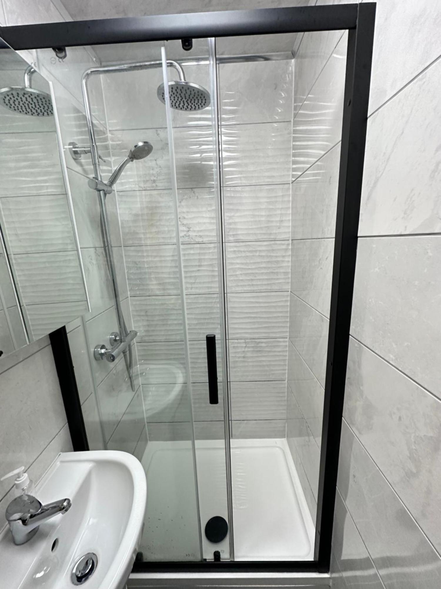 Private Mini In Moseley Guest house