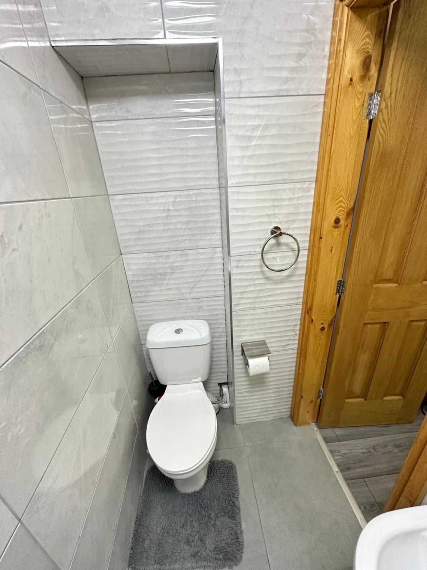 Private Mini In Moseley Guest house